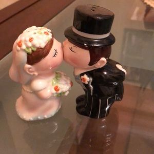 Set for salt and pepper